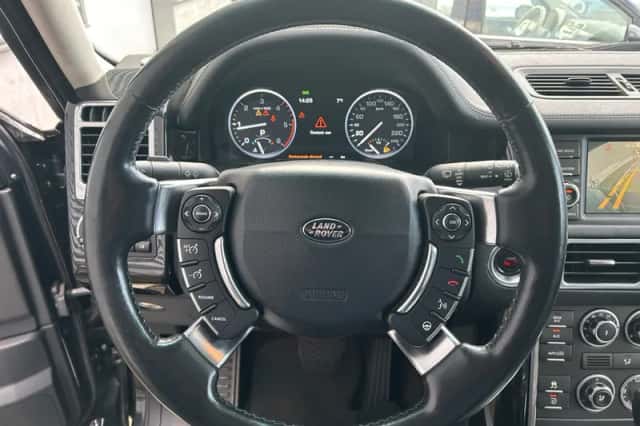 Land Rover Range Rover (2010) thumbnail 4