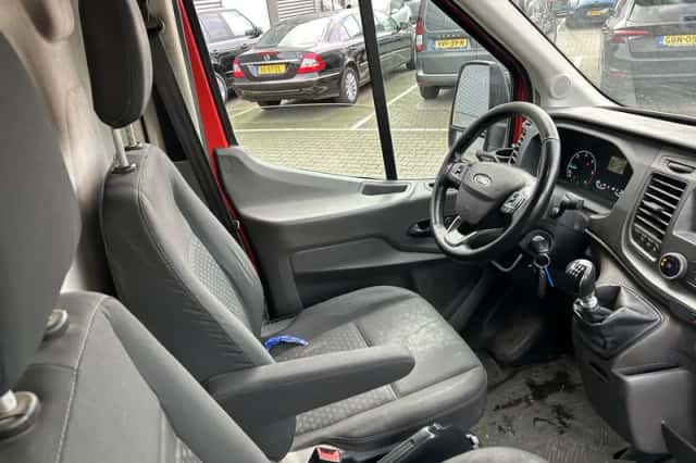 Ford Transit (2021) thumbnail 3
