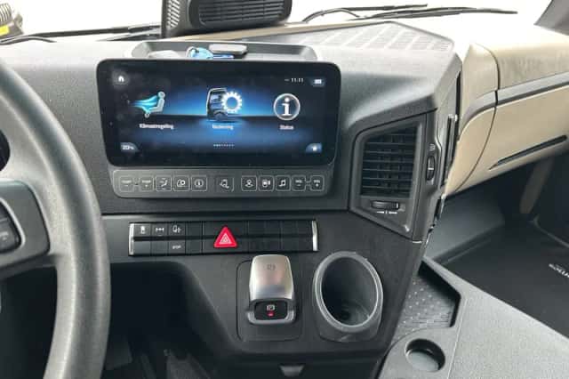 Mercedes-Benz Actros (2025) thumbnail 5