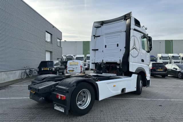 Mercedes-Benz Actros (2021) thumbnail 2