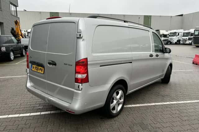 Mercedes-Benz Vito (2018) thumbnail 2