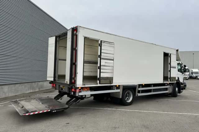 Scania P360 (2015) thumbnail 2