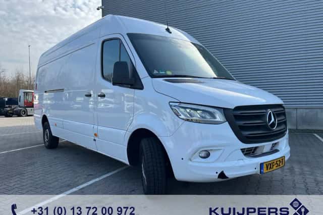 Mercedes-Benz Sprinter (2023) thumbnail 1