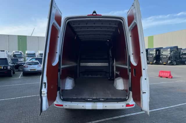 Mercedes-Benz Sprinter (2023) thumbnail 5