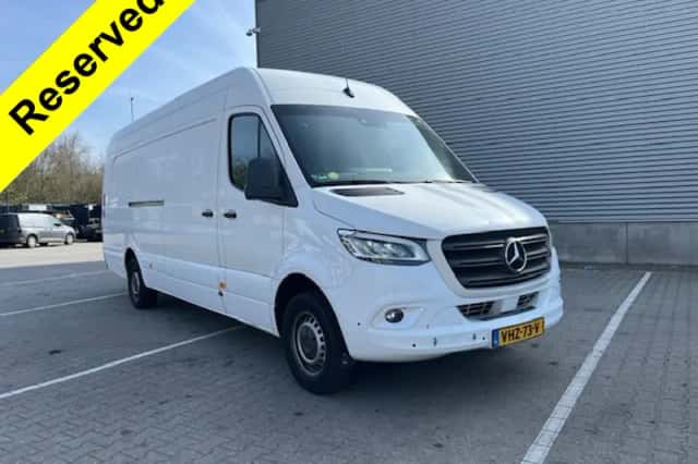 Mercedes-Benz Sprinter (2021) thumbnail 1