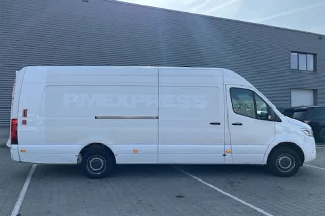 Mercedes-Benz Sprinter (2021) thumbnail 2