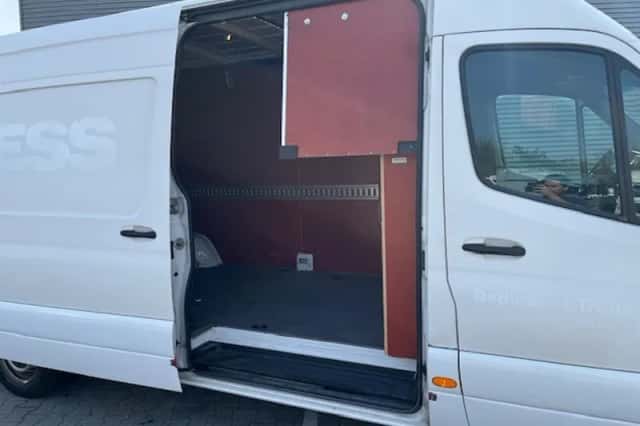 Mercedes-Benz Sprinter (2021) thumbnail 3