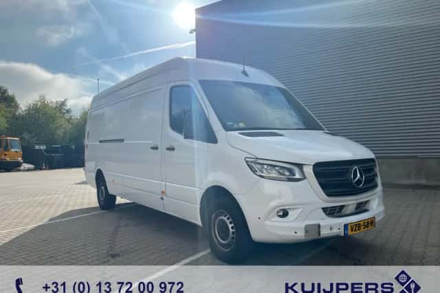 Mercedes-Benz Sprinter (2023) thumbnail 1