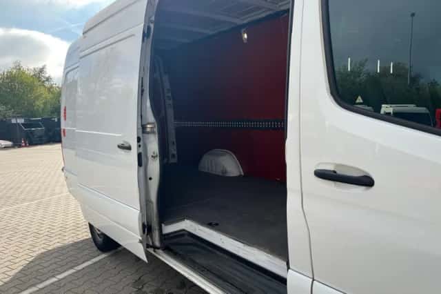 Mercedes-Benz Sprinter (2023) thumbnail 3