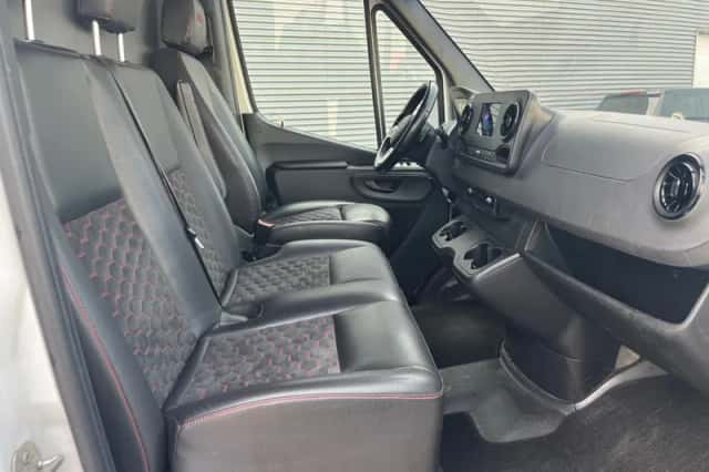 Mercedes-Benz Sprinter (2023) thumbnail 4