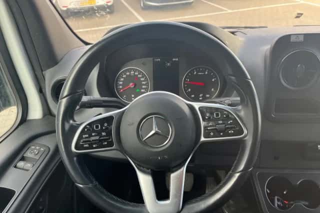 Mercedes-Benz Sprinter (2023) thumbnail 5