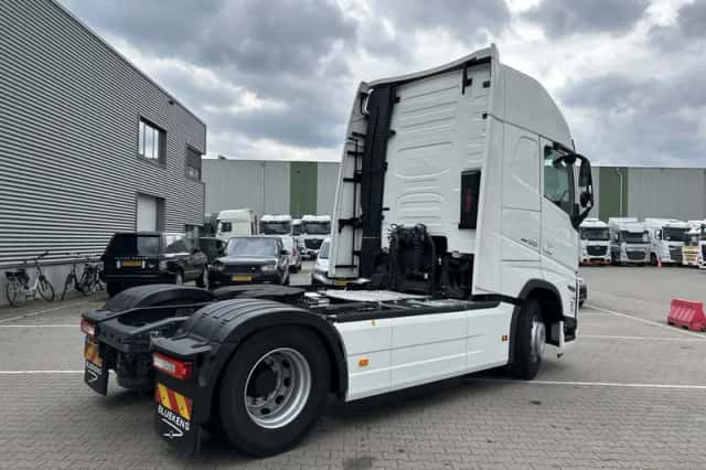 Volvo FH (2023) thumbnail 2