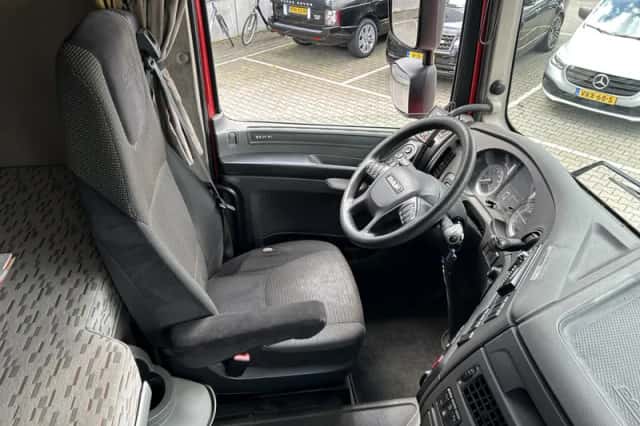 DAF XF (2014) thumbnail 3