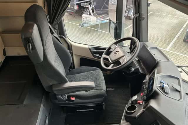 Mercedes-Benz Actros (2022) thumbnail 3