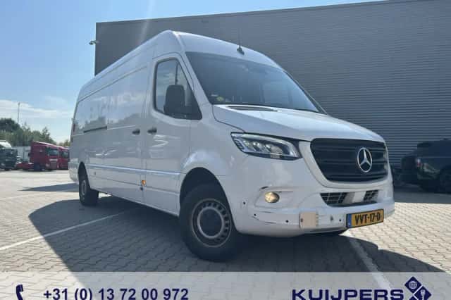 Mercedes-Benz Sprinter (2023) thumbnail 1