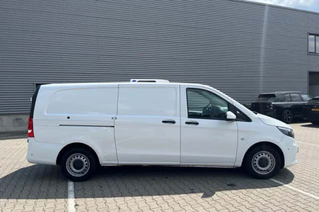 Mercedes-Benz Vito (2022) thumbnail 2