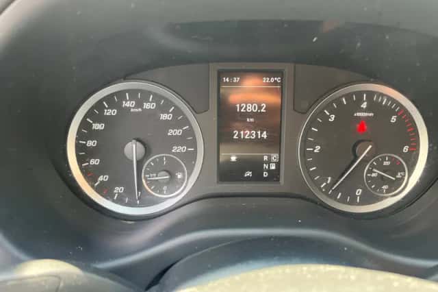 Mercedes-Benz Vito (2022) thumbnail 4