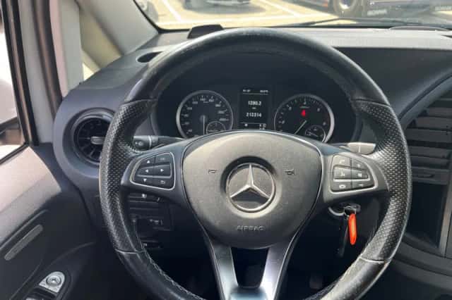 Mercedes-Benz Vito (2022) thumbnail 5