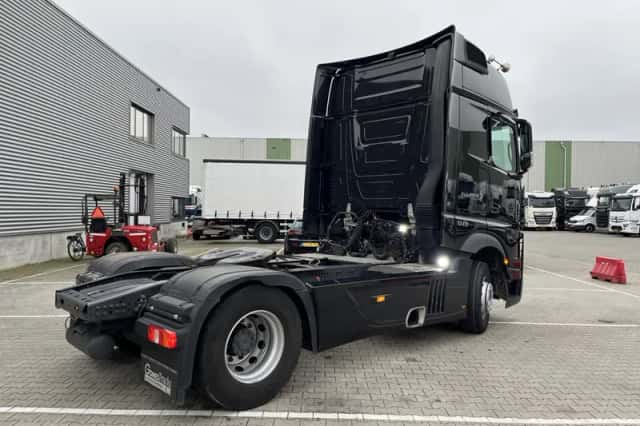 Mercedes-Benz Actros (2023) thumbnail 2
