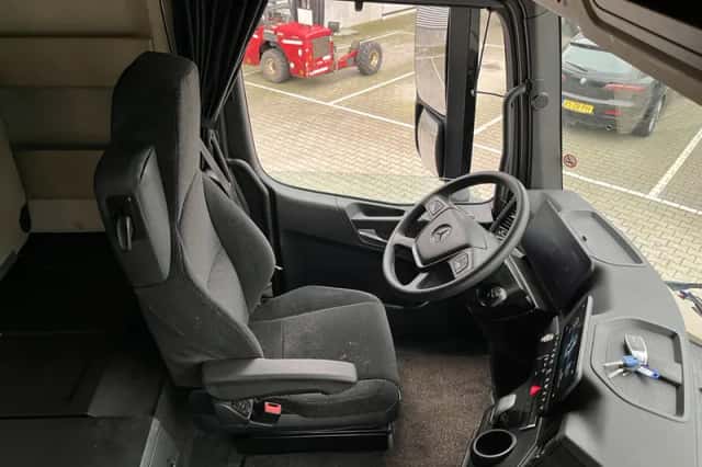 Mercedes-Benz Actros (2023) thumbnail 3