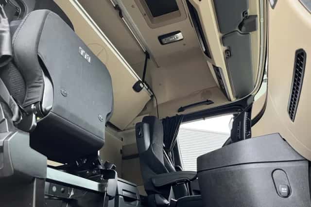 Mercedes-Benz Actros (2023) thumbnail 6