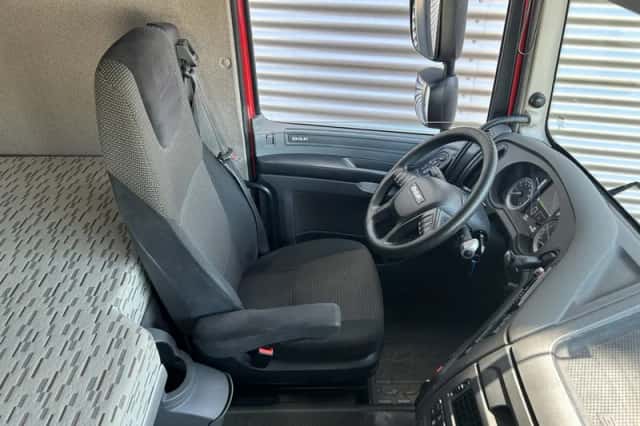 DAF XF (2017) thumbnail 3