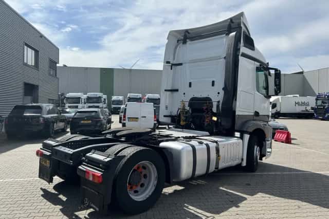 Mercedes-Benz Actros (2016) thumbnail 2