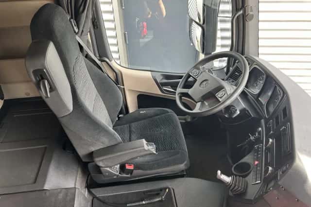 Mercedes-Benz Actros (2016) thumbnail 3
