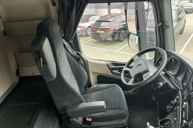 Mercedes-Benz Actros (2016) thumbnail 3