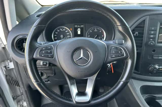 Mercedes-Benz Vito (2023) thumbnail 4