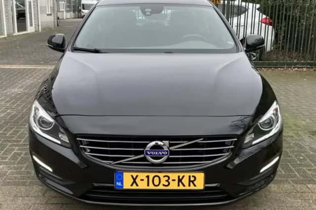 Volvo S60 (2019) thumbnail 2