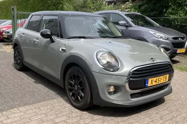 MINI Cooper (2018) thumbnail 3