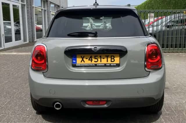 MINI Cooper (2018) thumbnail 5