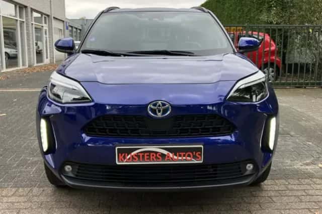 Toyota Yaris (2023) thumbnail 2