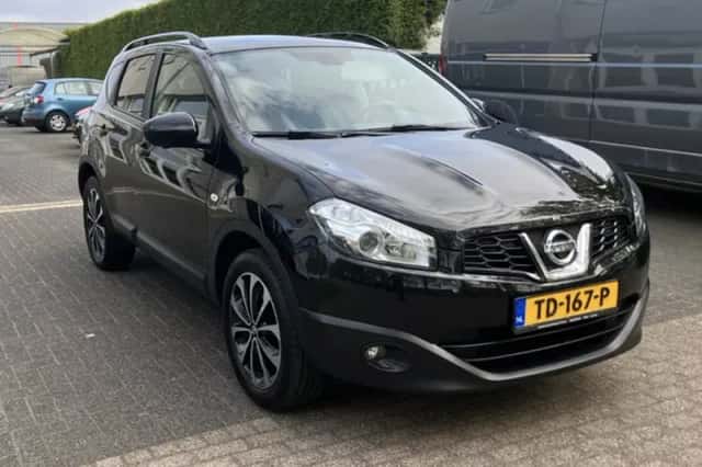 Nissan Qashqai (2013) thumbnail 3