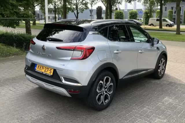 Renault Captur (2022) thumbnail 6