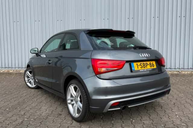 Audi A1 (2013) thumbnail 3