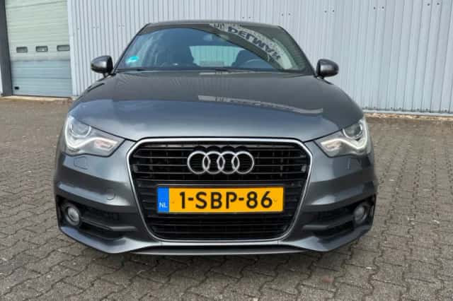 Audi A1 (2013) thumbnail 4