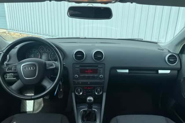 Audi A3 (2011) thumbnail 2