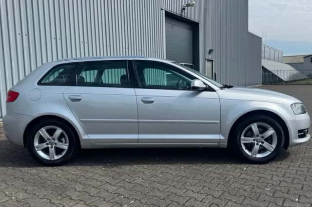 Audi A3 (2011) thumbnail 6