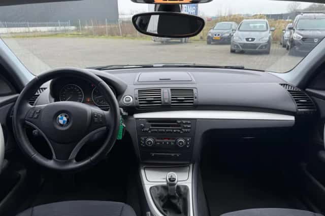 BMW 1-Serie (2009) thumbnail 2