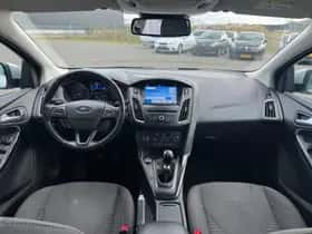 Ford Focus (2017) thumbnail 2