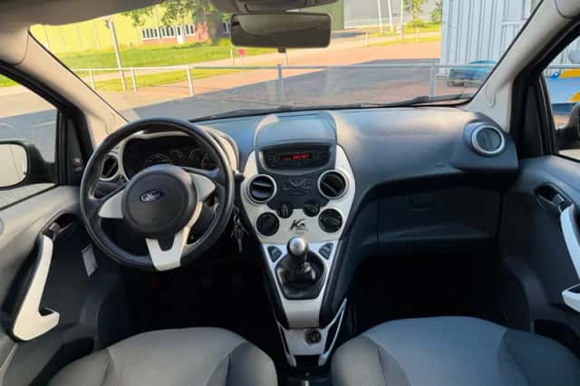 Ford Ka (2011) thumbnail 2