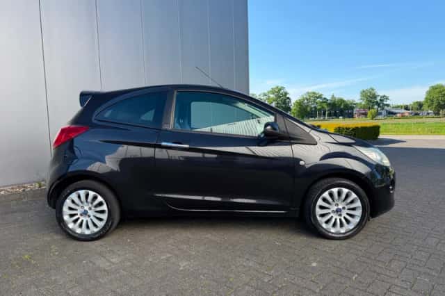 Ford Ka (2011) thumbnail 4