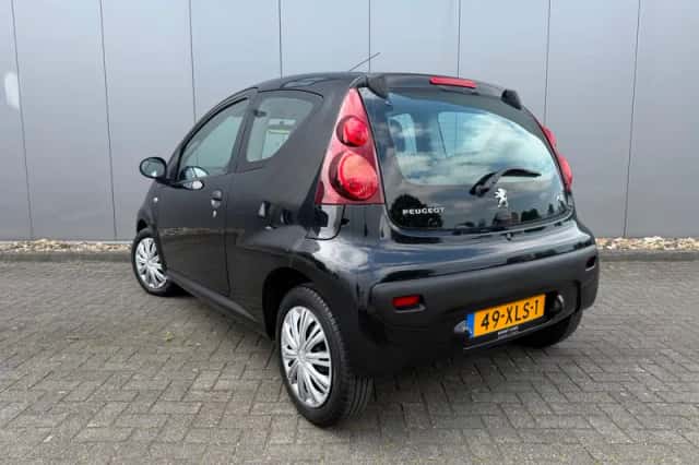 Peugeot 107 (2012) thumbnail 3