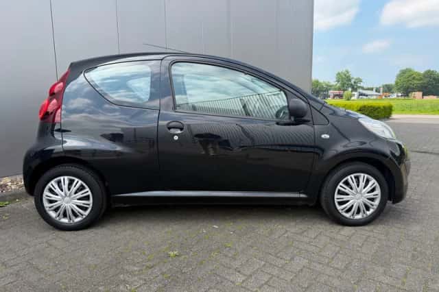 Peugeot 107 (2012) thumbnail 5