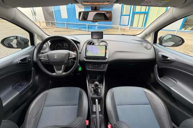 SEAT Ibiza (2015) thumbnail 3