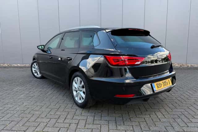 SEAT Leon (2017) thumbnail 3