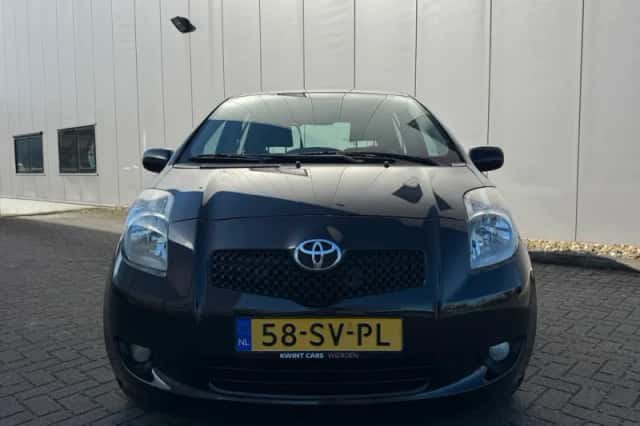 Toyota Yaris (2006) thumbnail 5