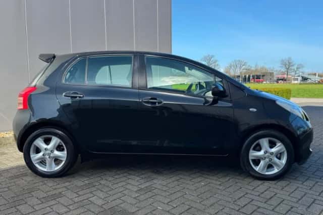 Toyota Yaris (2006) thumbnail 6
